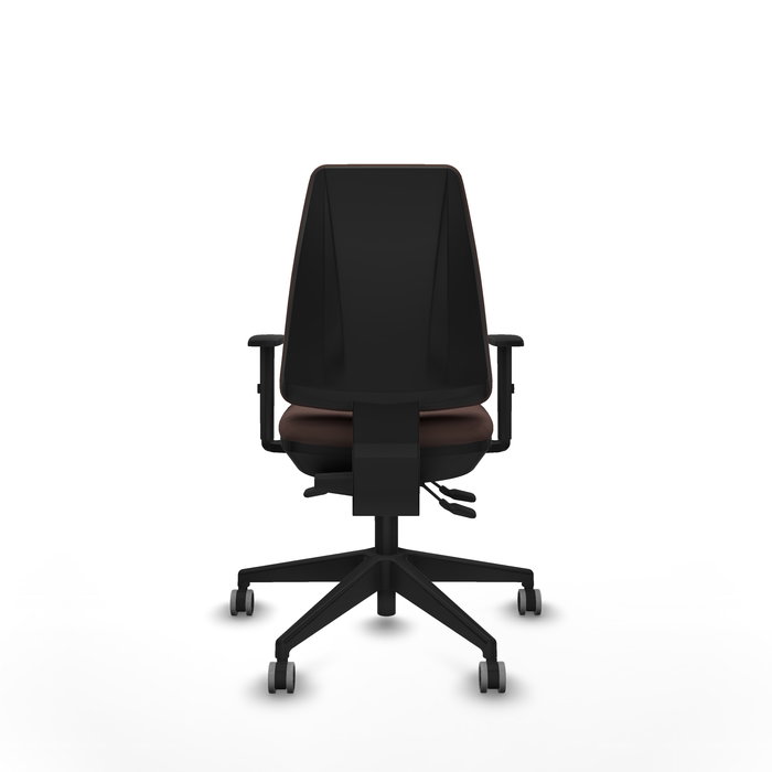 Silla de oficina Elche con mecanismo Asincro tapizada con Similpiel color Marrón oscuro. Equipada con Base piramidal negra, Brazos 1D y Ruedas 65 mm parqué Silla de oficina Elche con mecanismo Asincro tapizada con Similpiel color Marrón oscuro. Equipada con Base piramidal negra, Brazos 1D y Ruedas 65 mm parqué