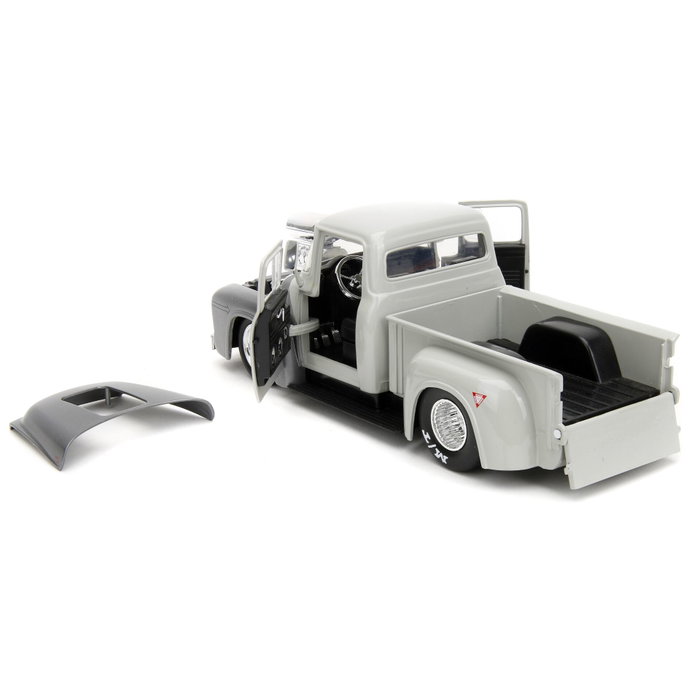 Jada Street Fighter 1956 Ford Pickup 1:24 con figura de Guile Jada Street Fighter 1956 Ford Pickup 1:24 con figura de Guile