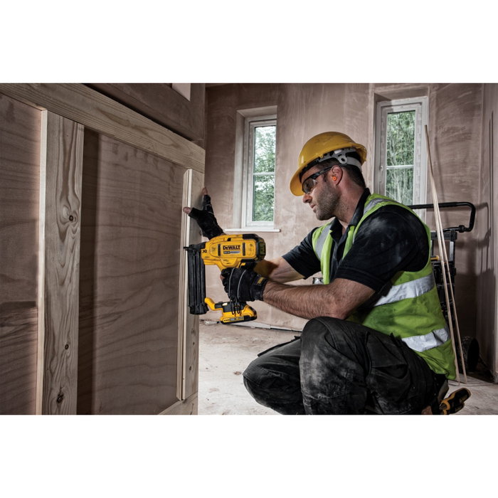 DeWalt DCN680N-XJ Clavadora Inalámbrica 18V
