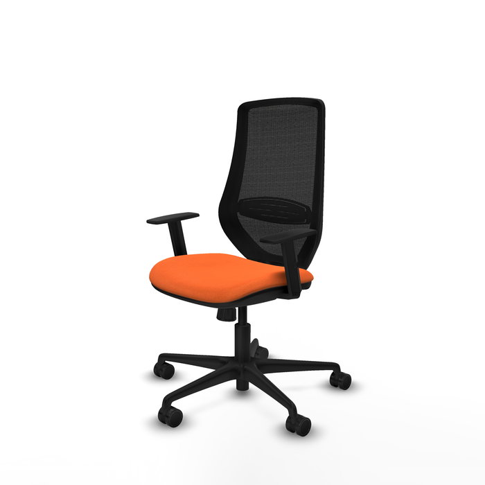 Silla de oficina Mardos con mecanismo Sincro tapizada con Tela color Naranja y malla color Negro. Equipada con lumbar 1D, Brazos 1D y Ruedas 65mm nailon