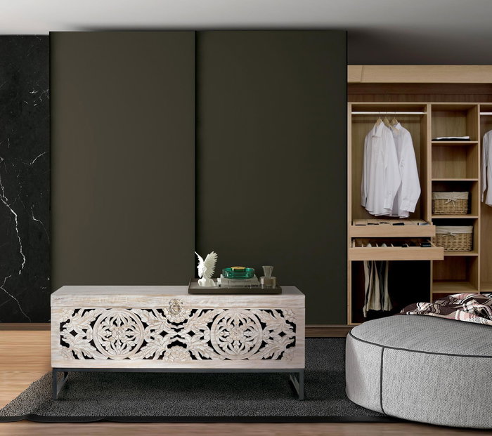 Giner y Colomer Baúl de Madera de Mango y Patas Metal Blanco Envejecido 50x116x40 cm