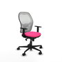 Silla de oficina Jorquera con mecanismo Sincro tapizada con Similpiel color Rosa y malla color Blanco. Equipada con lumbar 1D, Brazos 1D y Ruedas 65mm nailon