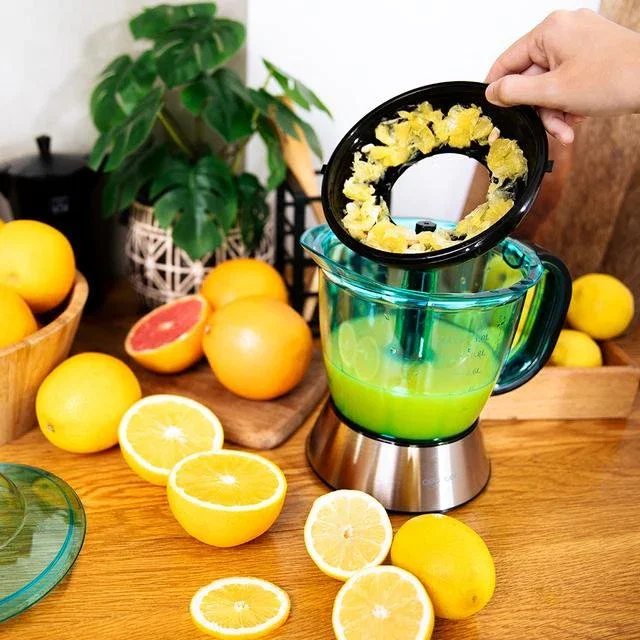 CECOTEC Exprimidor Zitrus Easy White V, Exprimidor Lenta Automático, 40W, 2 Conos, 1L, Negro/Azul/Acero Inoxidable