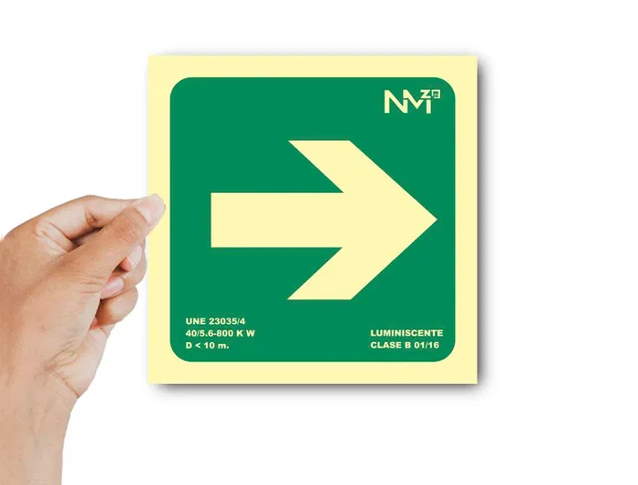 Archivo 2000 Señal Informativa Flecha Derecha PVC Verde Luminiscente 224x224 mm Archivo 2000 Señal Informativa Flecha Derecha PVC Verde Luminiscente 224x224 mm