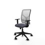 Silla de oficina Motilla con mecanismo Sincro tapizada con Tela color Gris oscuro y malla color Blanco. Equipada con lumbar 1D, Brazos 1D y Ruedas 65mm nailon