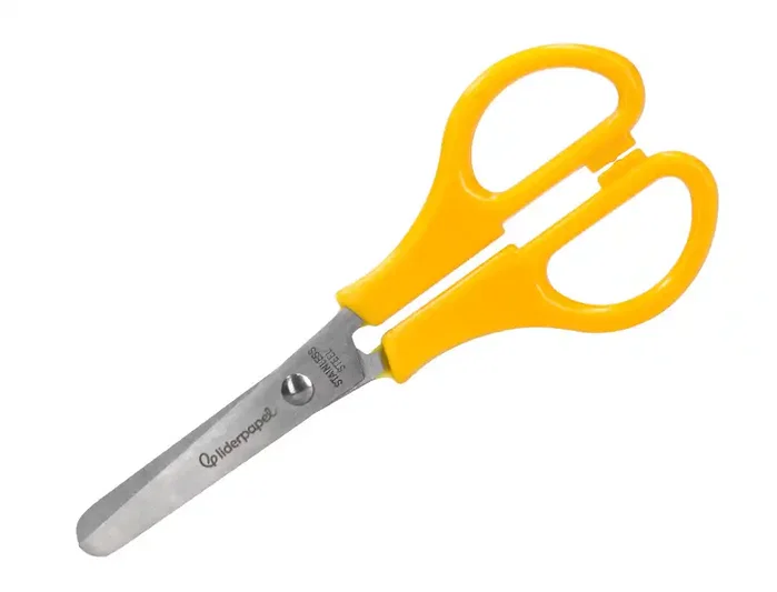 Liderpapel Tijera PS-52-D con Funda, 14 cm, Puntas Redondeadas, Acero Inoxidable, Mango Plástico, Colores Surtidos, Uso Hogar y Oficina