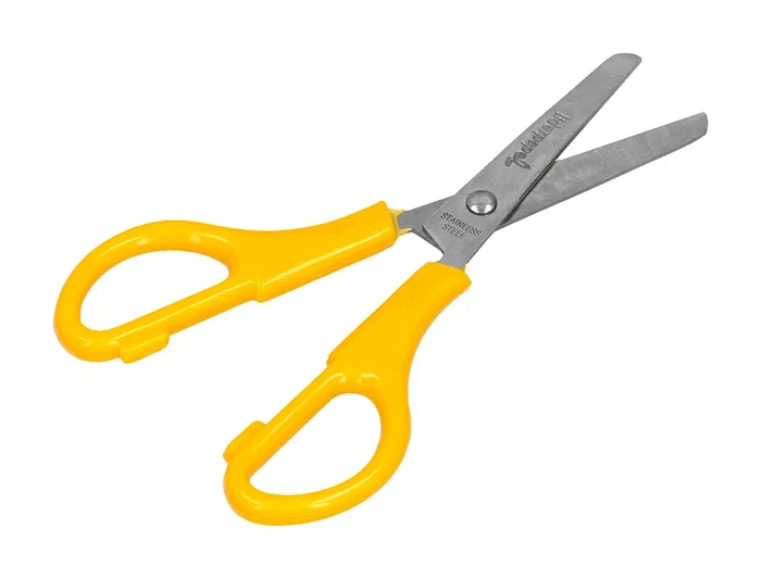 Liderpapel Tijera PS-52-D con Funda, 14 cm, Puntas Redondeadas, Acero Inoxidable, Mango Plástico, Colores Surtidos, Uso Hogar y Oficina