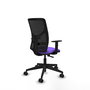 Silla de oficina Motilla con mecanismo Sincro tapizada con Tela color Lila y malla color negra. Equipada con lumbar 1D, Brazos 1D y Ruedas 65mm nailon
