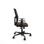 Silla de oficina Alfera con mecanismo Sincro tapizada con Tela color Marrón oscuro y malla color Negro. Equipada con lumbar 1D, Brazos 1D y Ruedas 65mm nailon