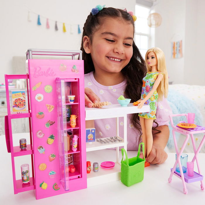Barbie Muñeca con Despensa de Ensueño HJV38 Mattel, Incluye más de 25 Piezas de Juego de Comida y Hoja de Pegatinas para Personalizar Barbie Muñeca con Despensa de Ensueño HJV38 Mattel, Incluye más de 25 Piezas de Juego de Comida y Hoja de Pegatinas para Personalizar