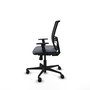 Silla de oficina Yunquera con mecanismo Sincro tapizada con Tela color Gris y malla color Negro. Equipada con lumbar 1D, Brazos 1D y Ruedas 65mm nailon