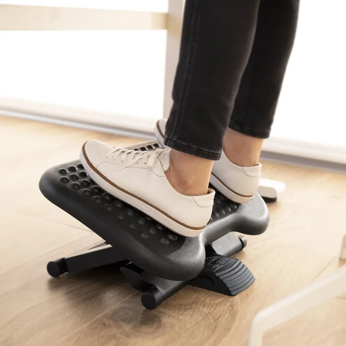 Tooq TQFR0603-B Reposapiés Ajustable en Altura (70-390 mm) e Inclinación (0°/18°/30°) para Oficina y Casa, Negro, Plegable