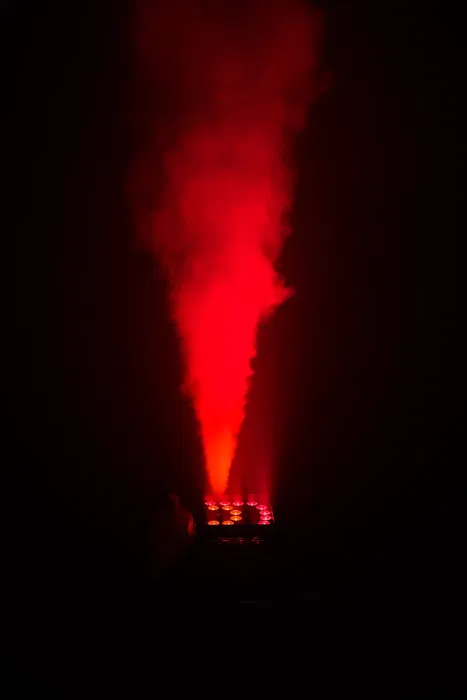 Algamlight Máquina De Humo Vertical Led 1500W Profesional Para Eventos Y Escenarios Con DMX y 18 LEDs RGBW