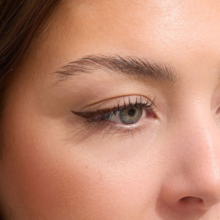 Gosh SLANTED Pro Liner Eyeliner Delineador Líquido Matte Brown 3 ml - Aplicador Inclinado, Resistente al Agua y Larga Duración