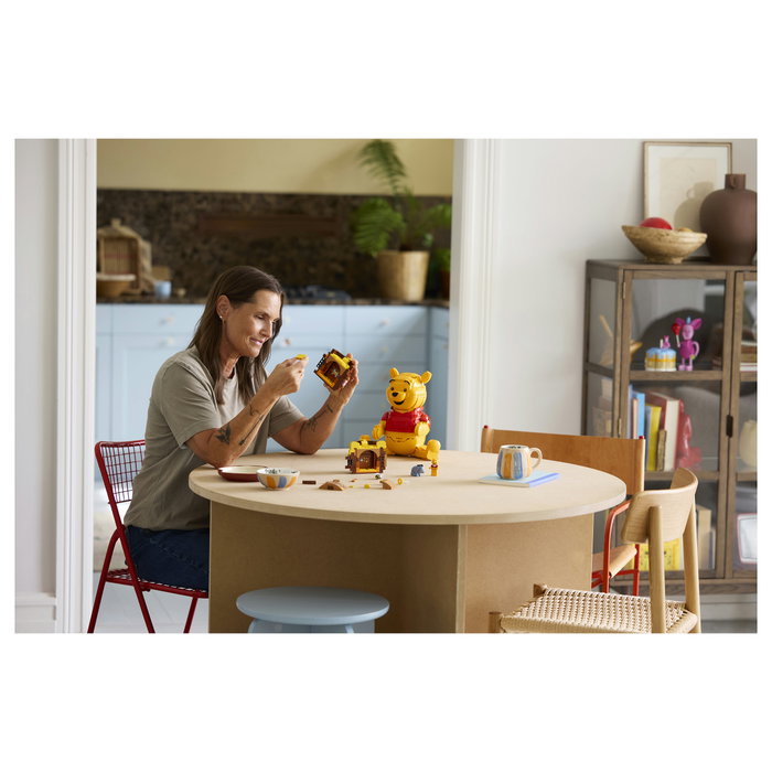 LEGO Disney 43300 Winnie the Pooh Set de Construcción Multicolor de 1399 piezas