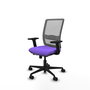 Silla de oficina Haches con mecanismo Sincro/Traslack tapizada con Tela color Lila y malla color Gris. Equipada con lumbar 1D, Brazos 2D y Ruedas 65mm nailon