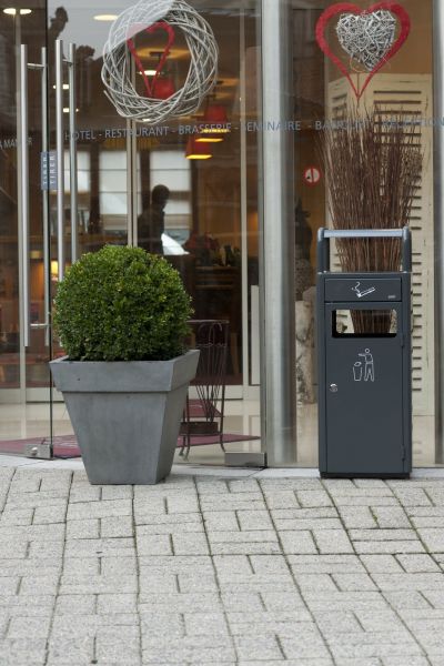 PROBBAX - AT-1271-DGRY - Cenicero de suelo para exterior con papelera - 33 x 28 x 89,5 cm - Cenicero 2,3L y papelera 20L - Gris oscuro