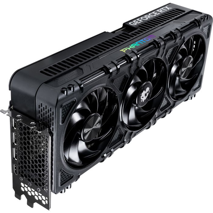 Gainward RTX 5090 32GB GDDR7 Phantom con 3 Ventiladores