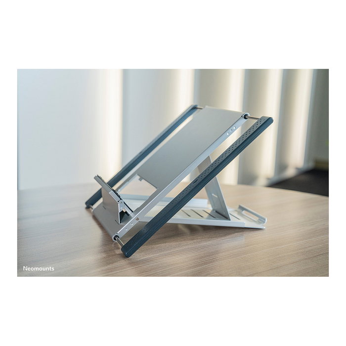 Newstar Soporte Articulado para Portátil y Tablet NSLS100, Ajustable 10-22 Pulgadas, Plegable, Hasta 5 KG, Plata, Aluminio