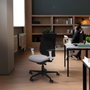 PIQUERAS Y CRESPO Silla de oficina Alares traslack con malla negra y asiento amarillo