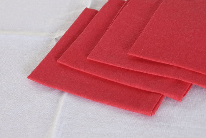 DKD Home Decor Mantel Navidad Moderna Rojo Verde 250 x 150 cm Set de 9