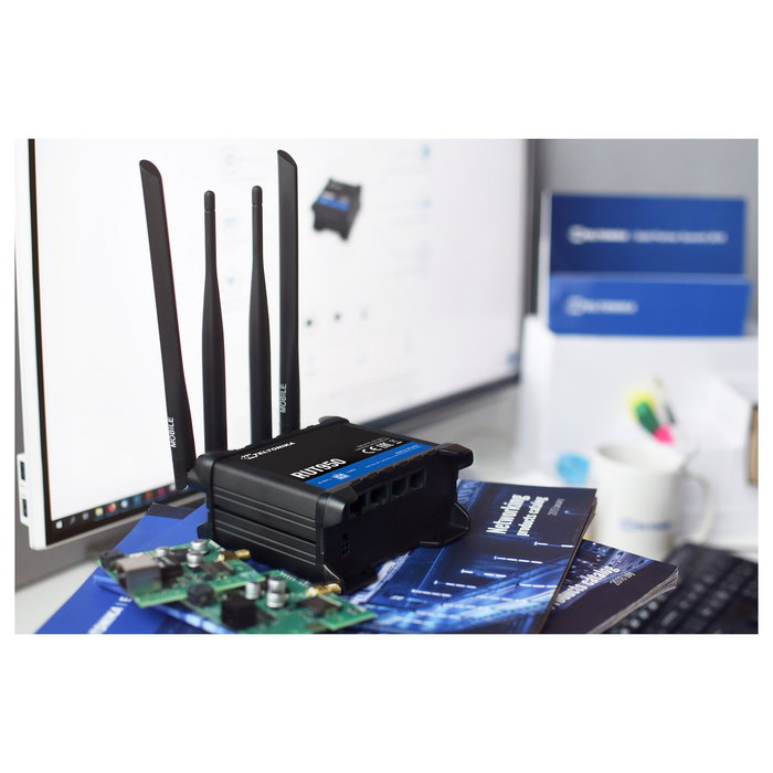 Teltonika RUT950 Router Industrial 4G/LTE Dual SIM con Wi-Fi 4 (802.11n) 2.4 GHz, Ethernet, 3G, Negro