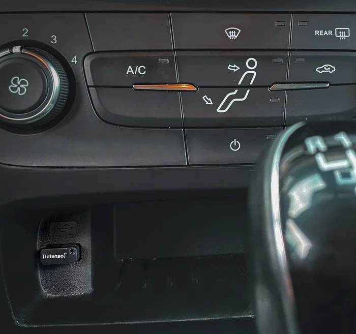 Intenso Pendrive Slim Line 16 GB USB 3.2 Gen 1 (3.1 Gen 1) Tipo A, Lectura 100 MB/s, Negro