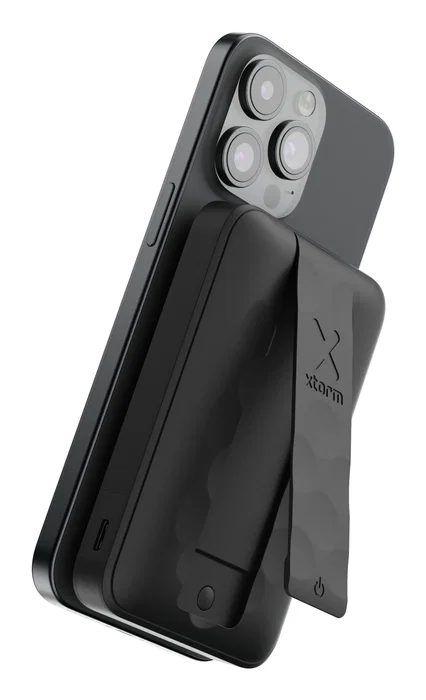 Xtorm FS5W101 Powerbank Cargador Inalámbrico Magnético 10000 mAh con Soporte y Pantalla LED - MagCharge Ultra 15W Compatible MagSafe para iPhone - Negro
