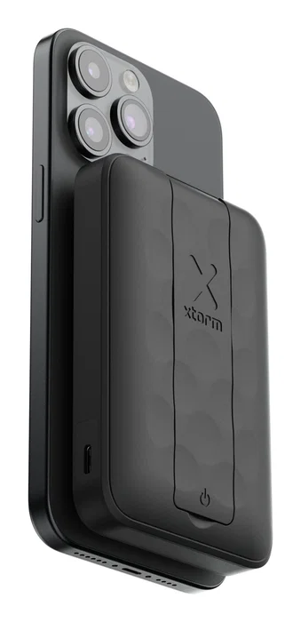 Xtorm FS5W101 Powerbank Cargador Inalámbrico Magnético 10000 mAh con Soporte y Pantalla LED - MagCharge Ultra 15W Compatible MagSafe para iPhone - Negro