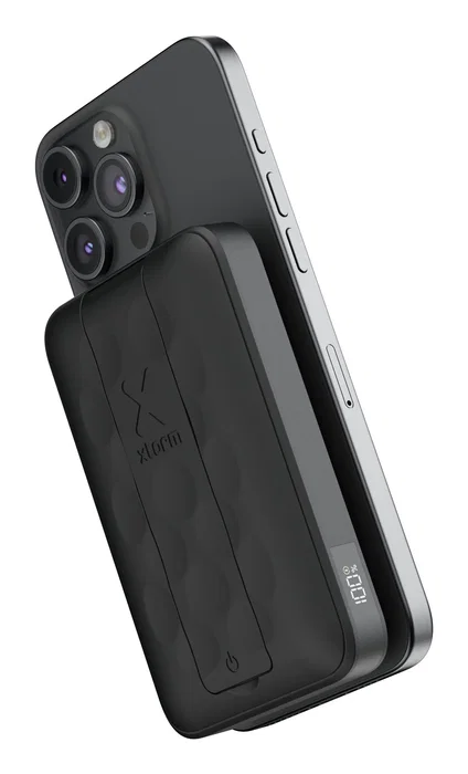 Xtorm FS5W101 Powerbank Cargador Inalámbrico Magnético 10000 mAh con Soporte y Pantalla LED - MagCharge Ultra 15W Compatible MagSafe para iPhone - Negro