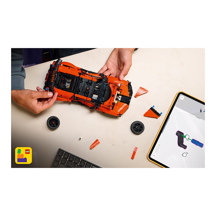 LEGO Technic Bugatti Chiron Pur Sport Hypercar 42222 LEGO Technic Bugatti Chiron Pur Sport Hypercar 42222