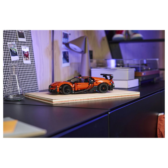 LEGO Technic Bugatti Chiron Pur Sport Hypercar 42222 LEGO Technic Bugatti Chiron Pur Sport Hypercar 42222