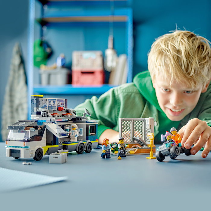 LEGO 60418 Laboratorio Criminología Móvil Policía City - Camión 2 Niveles, Moto Quad y 5 Minifiguras | +7 Años