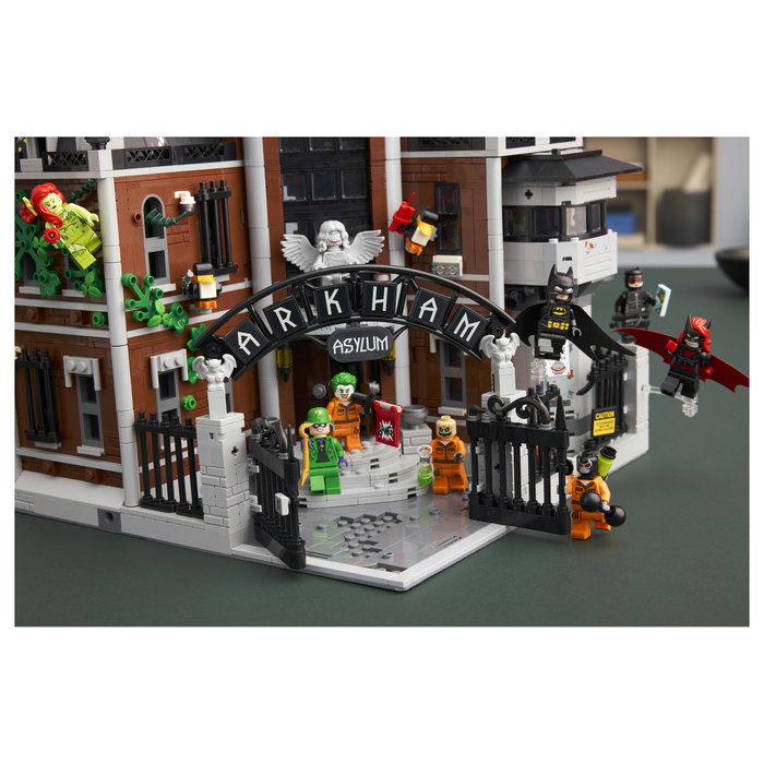 LEGO 76300 DC S.H. Batman - Arkham Asylum