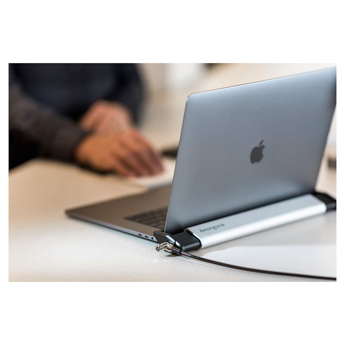 Kensington Estación de Anclaje de Portátil para Pantallas de 11-15.6 Pulgadas, Aluminio Plata