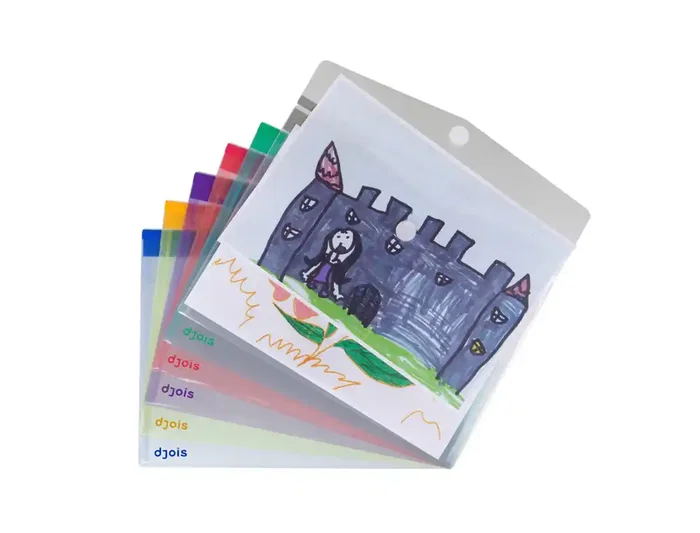 Djois Carpeta con Broche de Polipropileno A4 Horizontal, 80% Reciclado, Capacidad 90 Hojas, Pack de 12 Unidades en Colores Surtidos