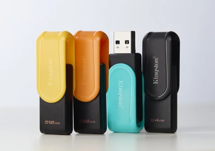Kingston DataTraveler Exodia S 256 GB Negro/Naranja