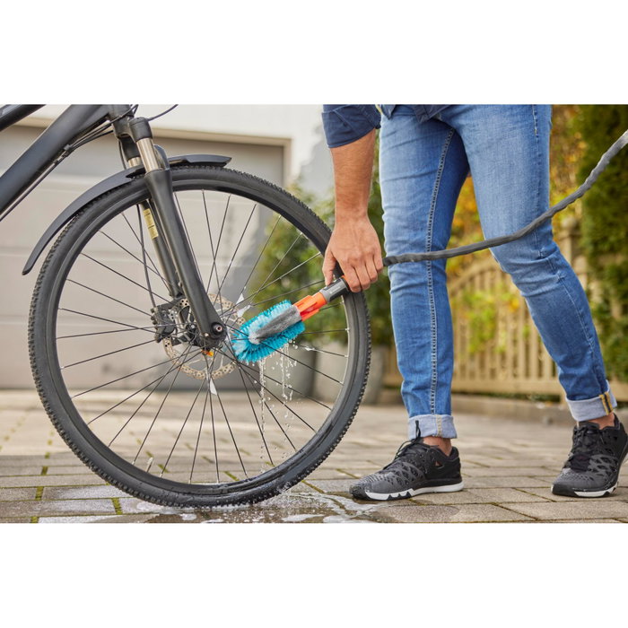 Gardena Cleansystem Kit de limpieza de bicicletas con cepillo y champú