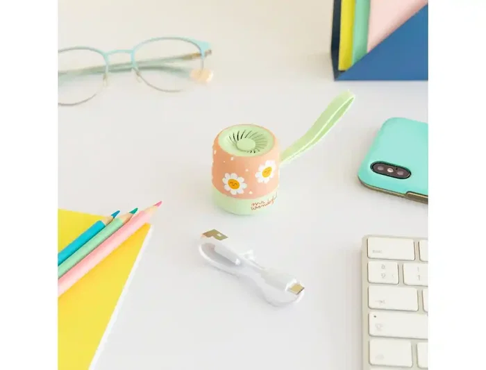 Mr. Wonderful - Altavoz Portátil Inalámbrico Mini, Diseño Margaritas, 80x60x80 mm, Sonido Potente y Claro, Conexión Bluetooth para Smartphone Mr. Wonderful - Altavoz Portátil Inalámbrico Mini, Diseño Margaritas, 80x60x80 mm, Sonido Potente y Claro, Conexión Bluetooth para Smartphone