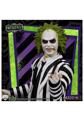 Mezco Toyz Figura Beetlejuice Traje a Rayas 5 Points 9.5 cm - Figura de Acción Coleccionable con Lápida, inspirada en la película de Tim Burton (1988)
