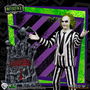 Mezco Toyz Figura Beetlejuice Striped Suite Beetlejuice 9,5cm con Lápida