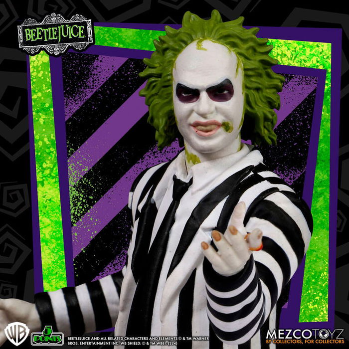 Mezco Toyz Figura Beetlejuice Striped Suite Beetlejuice 9,5cm con Lápida