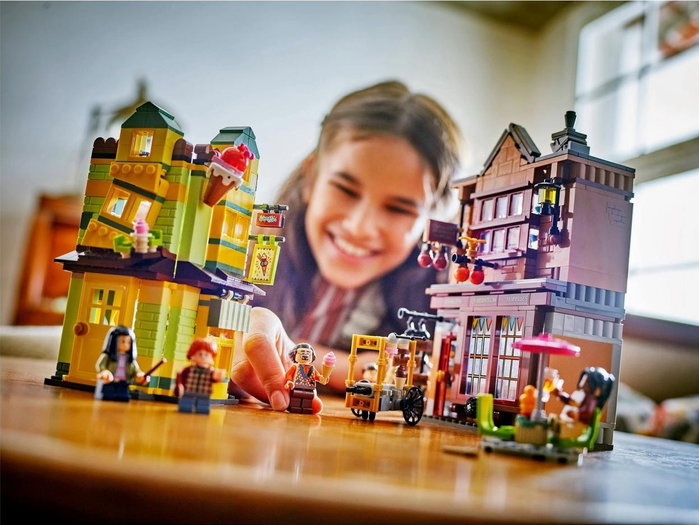 LEGO Harry Potter 76452 Tienda de accesorios de Quidditch y Heladería de Florian Fortescue
