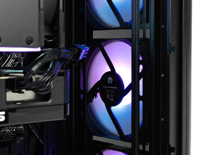 Komputronik Infinity R570 [J07] Ryzen 5 RTX 5060 Ti 16GB 32GB 2TB Black