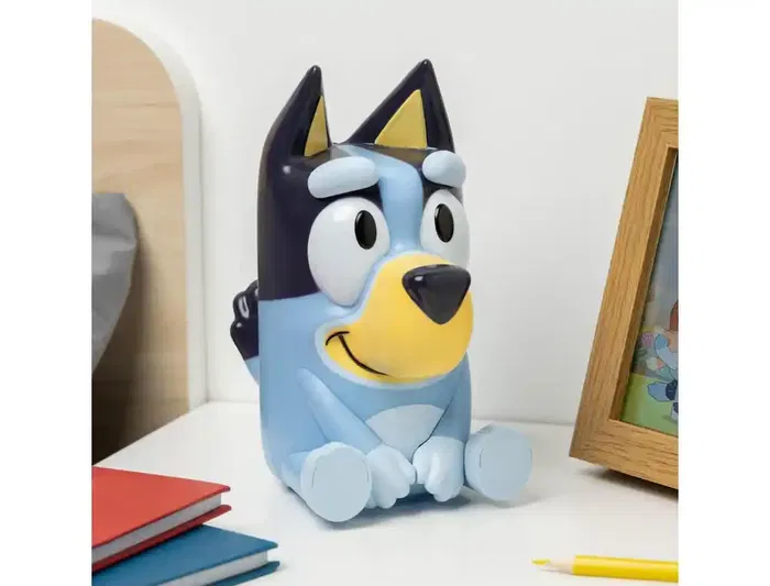 Wondee Lámpara Bluey con Sonido y Luz Interactiva, Figura Luz Quitamiedos con Efectos de Sonido, Decoración Habitación Infantil, 18 cm Wondee Lámpara Bluey con Sonido y Luz Interactiva, Figura Luz Quitamiedos con Efectos de Sonido, Decoración Habitación Infantil, 18 cm