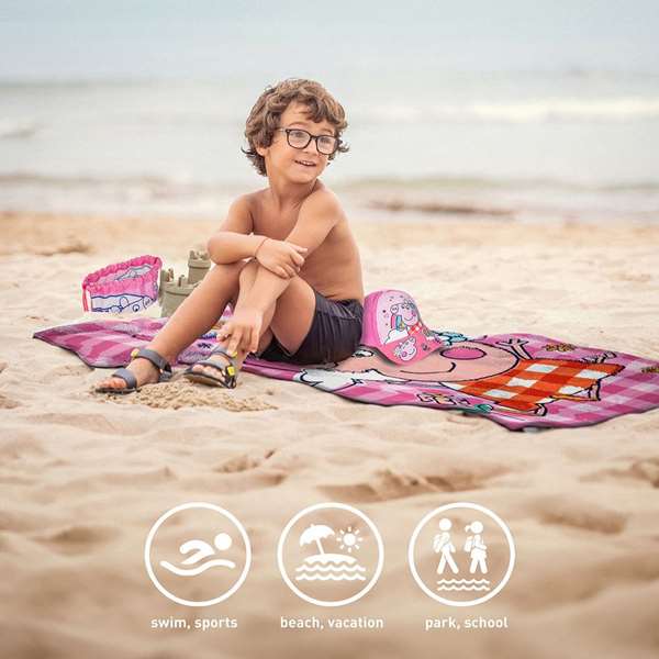 Cerdá Saquito con Toalla y Gorra Infantil Peppa Pig para Niños de 2 a 8 Años Rosa