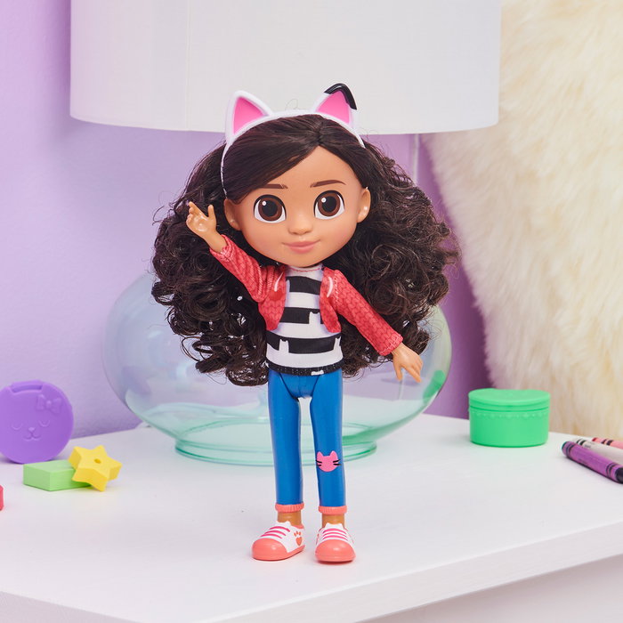 Spin Master Muñeca Gabby 20 cm Casa de Muñecas - Serie TV con Ropa Realista, +3 años