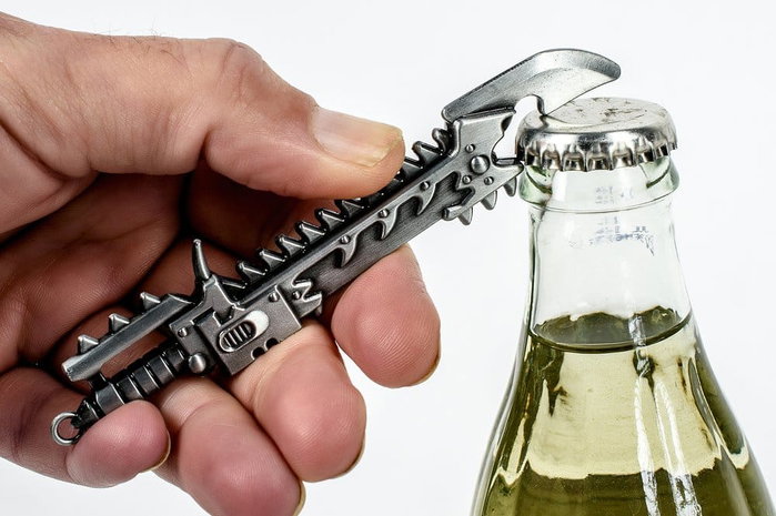 AAA Merchandise Warhammer 40,000 Abridor de botellas Chaos Chainsword AAA Merchandise Warhammer 40,000 Abridor de botellas Chaos Chainsword