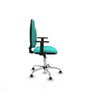 Silla de oficina Algarra con mecanismo Contacto permanente básico tapizada con Similpiel color Turquesa. Equipada con Base cromada, Brazos 1Dy Topes