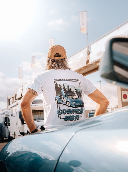 Camiseta de Manga Corta Hombre RADIKAL NICE TRACTOR NEAR THE BULLS Blanco XXL Camiseta de Manga Corta Hombre RADIKAL NICE TRACTOR NEAR THE BULLS Blanco XXL